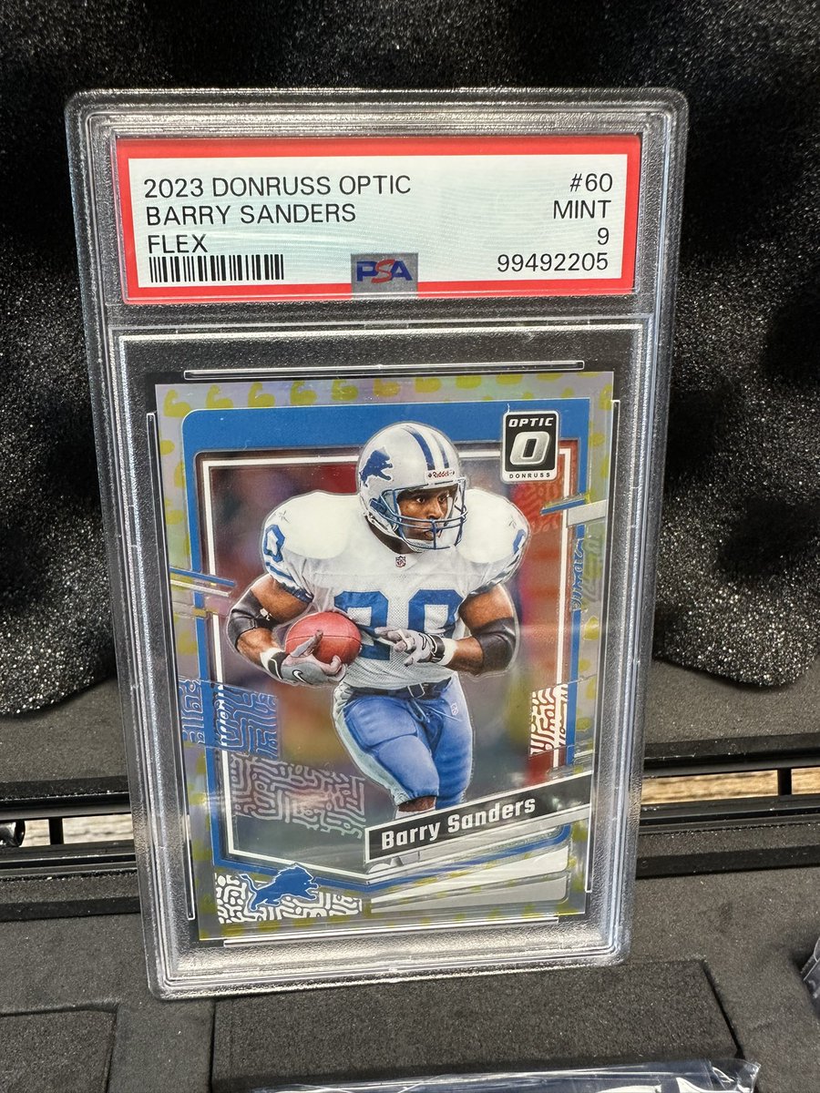 jlun13's tweet photo. 2023 Optic Barry Sanders Flex Variation #49/149 PSA 9! 🔥🔥🔥
Only 1 other listing on eBay for $49.99 plus ship; no recent sales for comps.
Take mine for $42 shipped BMWT OBO!
Retweets appreciated!
@sports_sell @ILOVECOLLECTIN1
#GoBlueStackSale #thehobby #TheHobbyFamily https://t.co/kVjMGe1xU6
