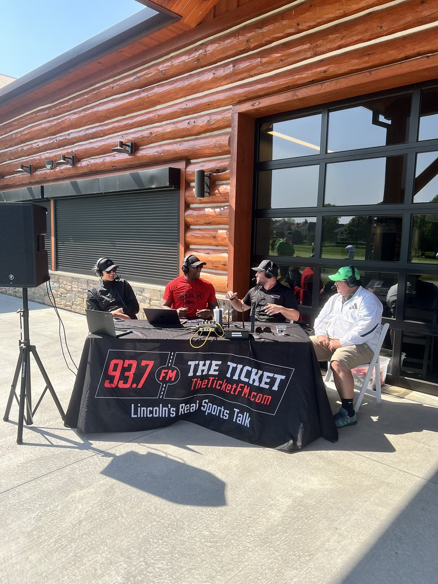 93.7 The Ticket tweet media