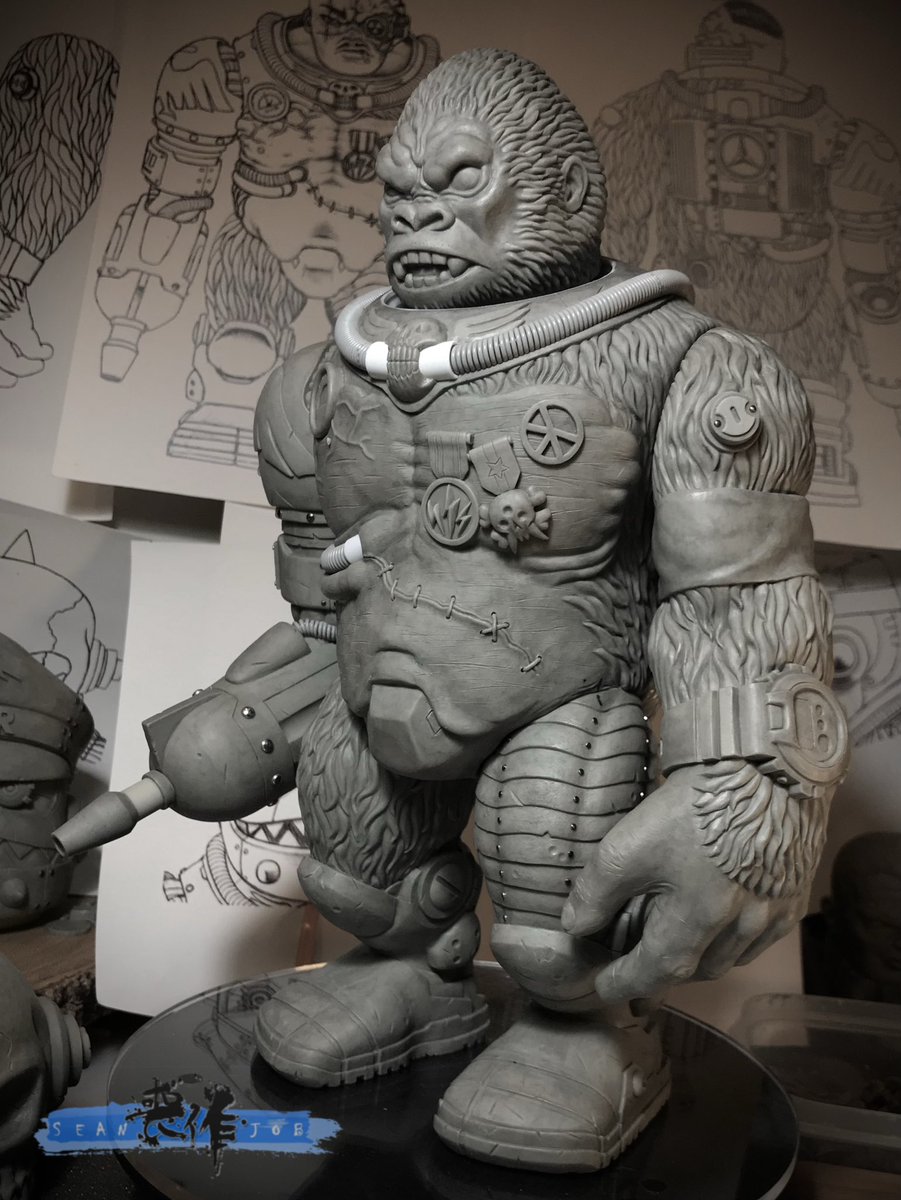 Seanjob_X's tweet photo. THE IRON CLAW - SUPREME LEADER GORDO  Gorilla head (additional head sculpt)⋯⋯Finished

#sotakutoys #brackmetal #brackmetaltoys #sofubi #softvinyltoy #sofvitokyo #ソフビ #arttoy #designertoy #vinyltoys  #Sculpture #prototype  #Artist #SeanJob #喪作 #原型師 #搪膠 https://t.co/1xepHWRzlY