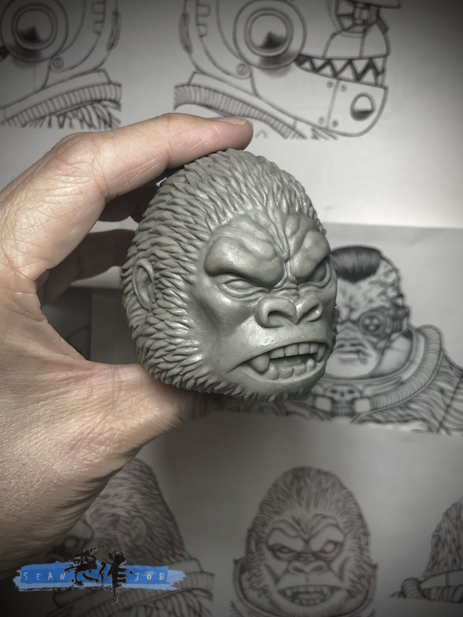 Seanjob_X's tweet photo. THE IRON CLAW - SUPREME LEADER GORDO  Gorilla head (additional head sculpt)⋯⋯Finished

#sotakutoys #brackmetal #brackmetaltoys #sofubi #softvinyltoy #sofvitokyo #ソフビ #arttoy #designertoy #vinyltoys  #Sculpture #prototype  #Artist #SeanJob #喪作 #原型師 #搪膠 https://t.co/6m5khBejbr