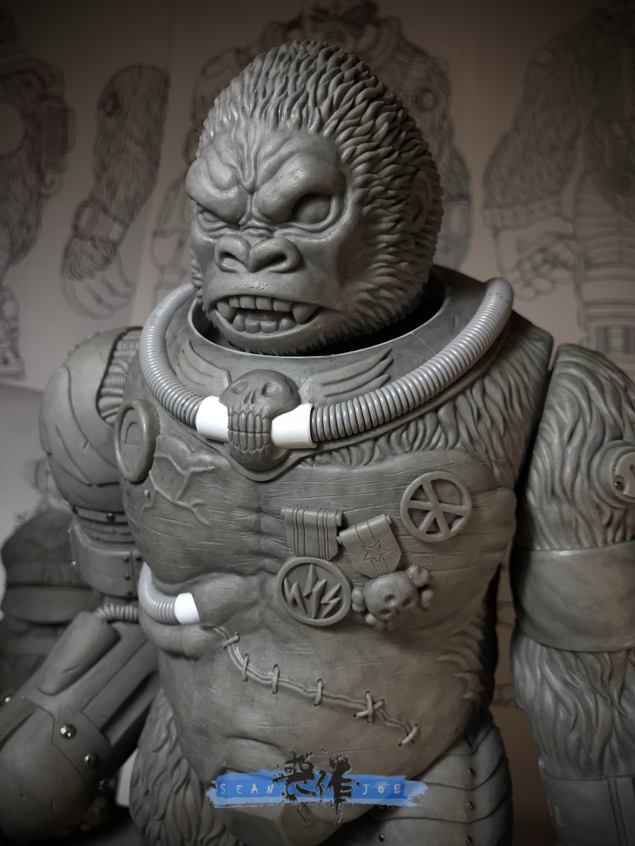 Seanjob_X's tweet photo. THE IRON CLAW - SUPREME LEADER GORDO  Gorilla head (additional head sculpt)⋯⋯Finished

#sotakutoys #brackmetal #brackmetaltoys #sofubi #softvinyltoy #sofvitokyo #ソフビ #arttoy #designertoy #vinyltoys  #Sculpture #prototype  #Artist #SeanJob #喪作 #原型師 #搪膠 https://t.co/TZTNCM5MHs
