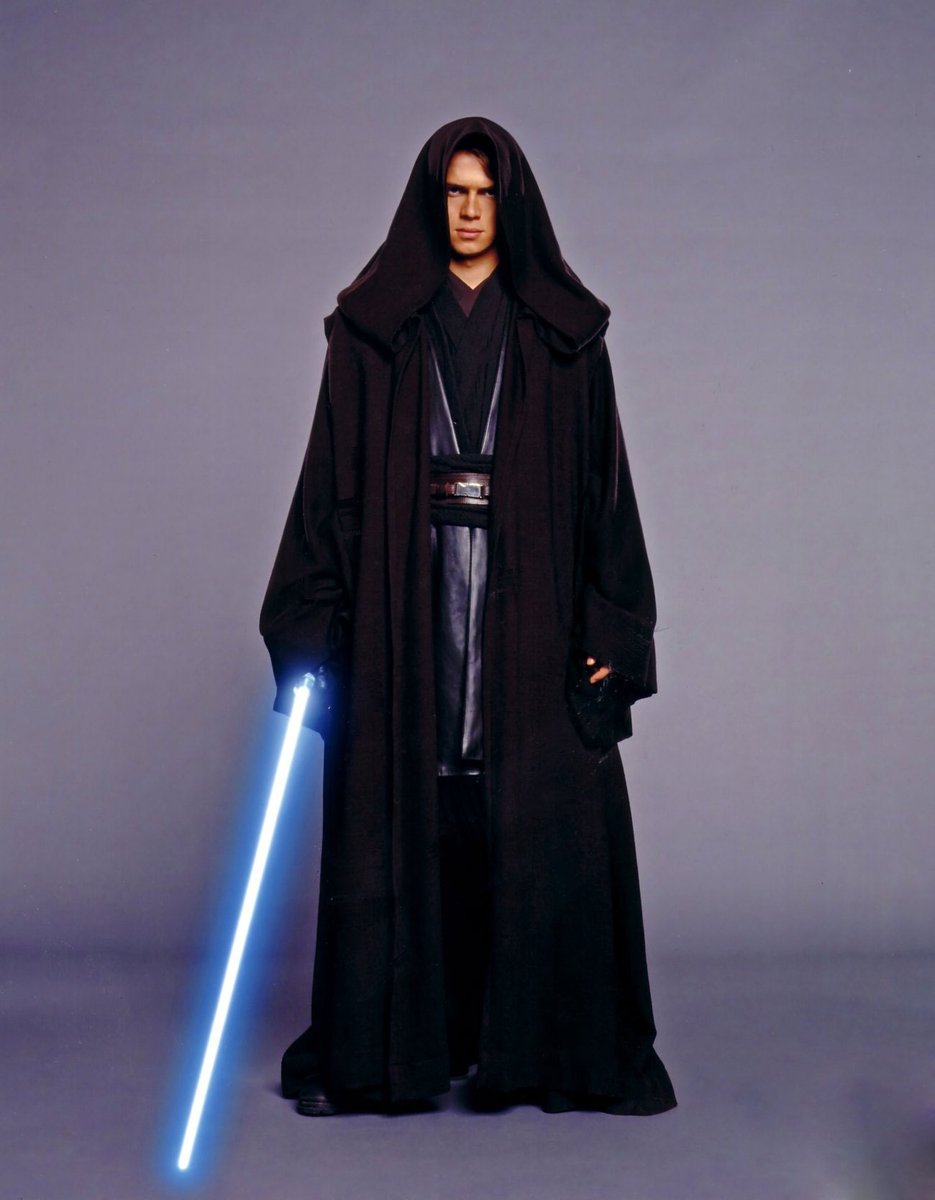 starwarstufff's tweet image. Revenge of the Sith's promo photography had no right going this hard