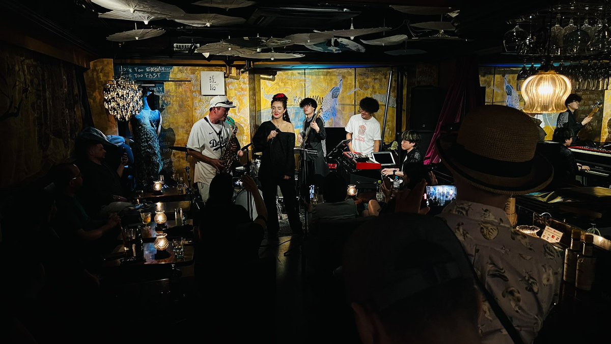 本日から琥珀にてスタートしたJAM SESSIONイベント【Shu JAM】！！！

最高な空間にて賑わいました！！！

次回は8/7琥珀にてShu JAM vol.2です！！！

皆さんまたこぞってお集まりよろしゅーです🖐️

#琥珀
#shujam