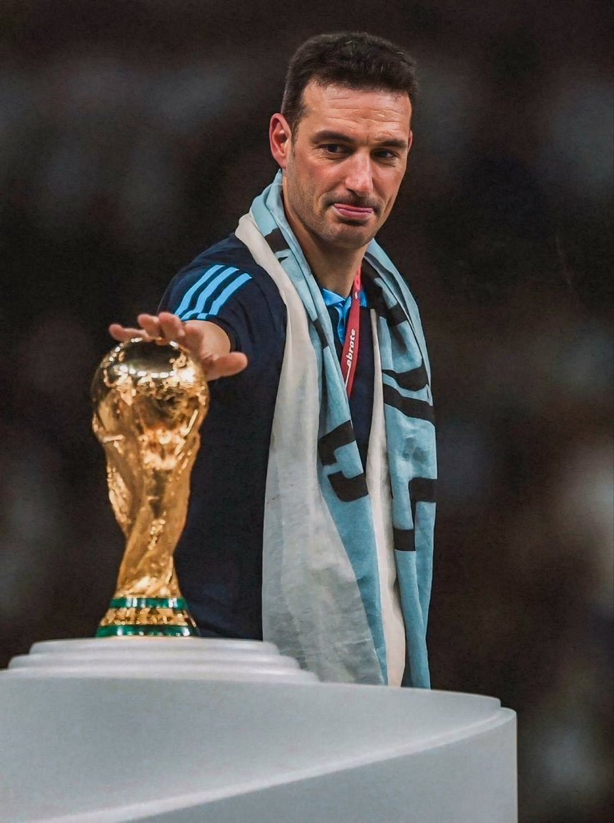 sudanalytics_'s tweet photo. “Los que juegan bien pueden jugar juntos. Y los que juegan bien, al lado de los que juegan bien, juegan mejor”.

Lionel Scaloni. 🧠🇦🇷 https://t.co/S5CbmEkstX
