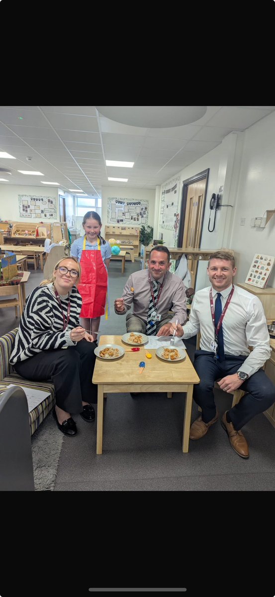 Our judges were treated to a delicious start to Round 2 of PAT Can Cook! 🍯🍜 Honey chicken noodles followed by a heavenly Biscoff sundae—what a combo! 😋👏 #PATCanCook  #StudentChefShowdown