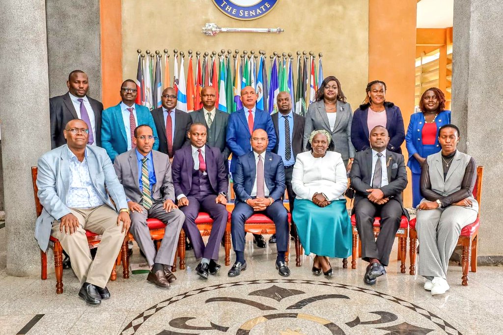 This afternoon, I held a consultative meeting with the County Assemblies Forum (CAF) Executive Committee, led by the Chairperson, Hon. Seth Mwatela Kamanza, at the Senate Chambers in Parliament Buildings, Nairobi.

Our discussion centred on the need to foster deeper relations and