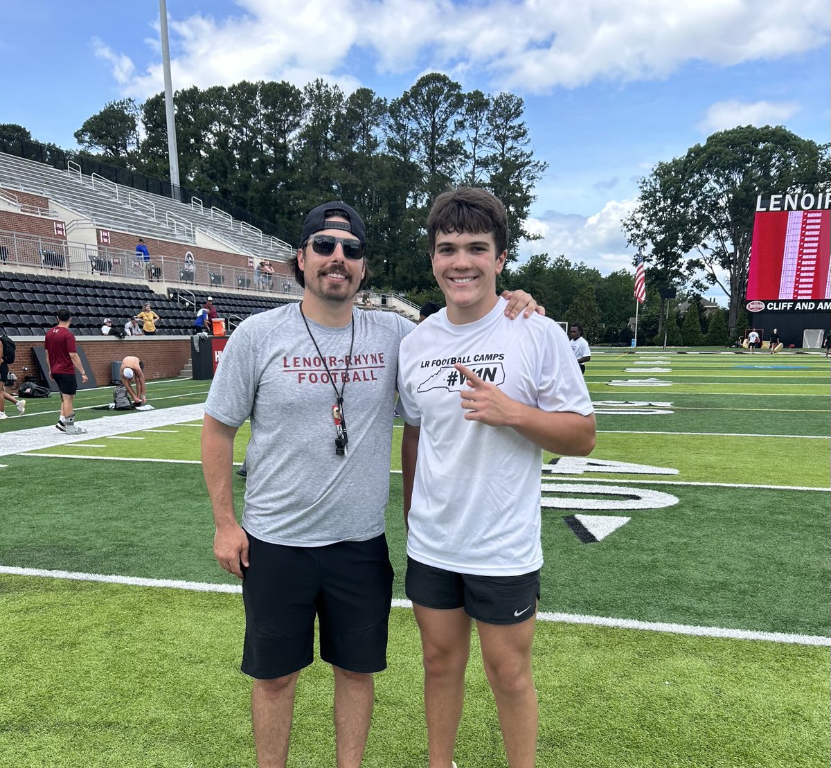 helms34_bryce's tweet photo. Had a great time ⁦@LRBearsFootball⁩ Camp. Learned a lot! Thank you ⁦@NickVagnoneLR⁩ awesome guidance Coach! https://t.co/H7LnWhLuzn