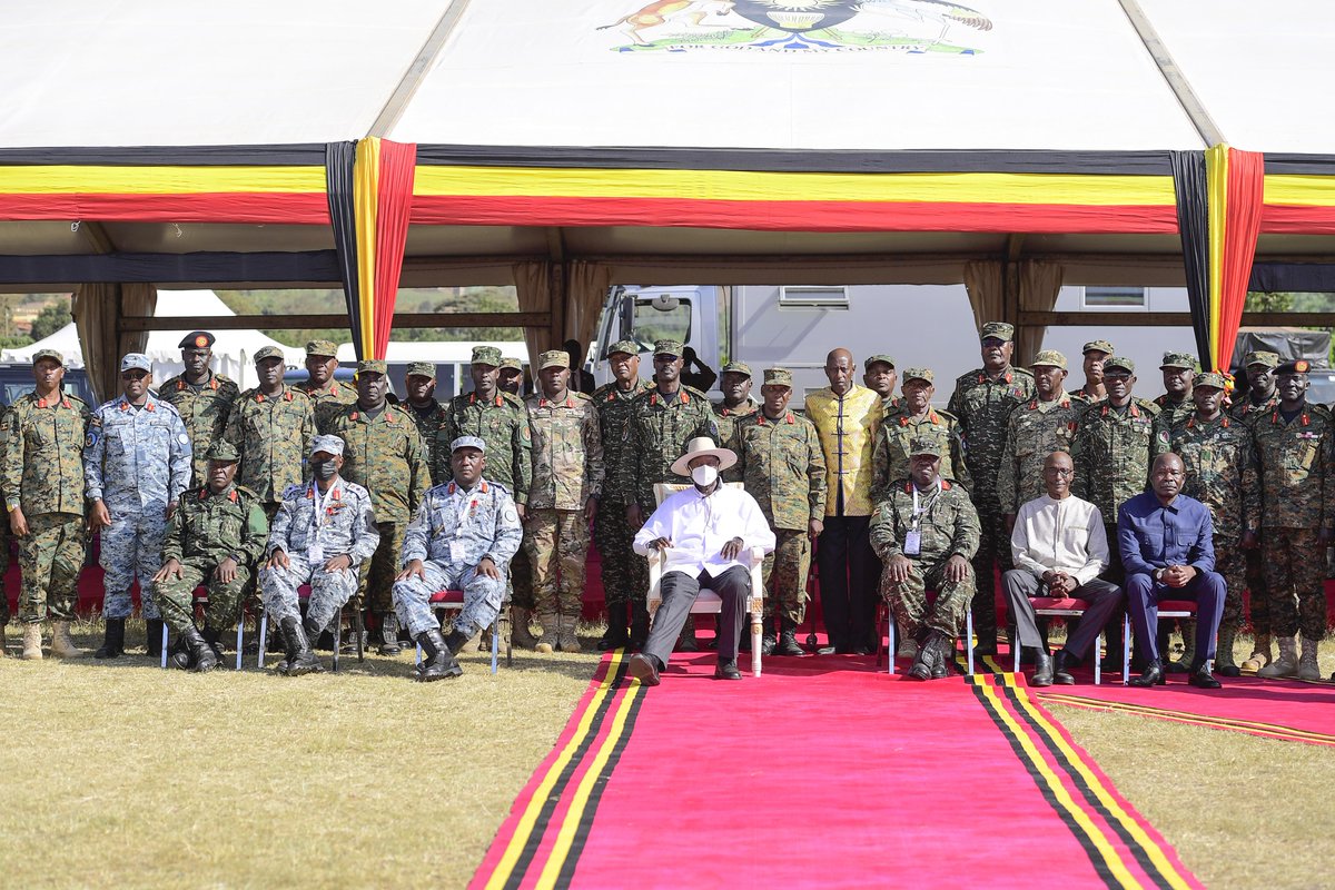 KagutaMuseveni's tweet photo. Finally, I was happy to see that the people of Kabula have improved in growing coffee, bananas, rearing livestock and others. That's the right path in order to get out of poverty. 

Happy Heroes’ Day!! https://t.co/mZAQpTqnoP