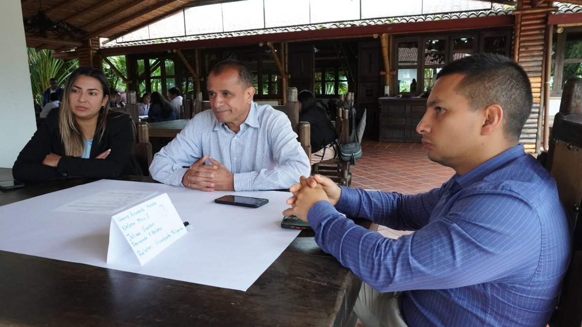 SENA_Cauca's tweet photo. #AEstaHora se desarrolla una reunión con actores estratégicos del SENA Regional Cauca para fortalecer la mejora continua de la formación profesional integral. Este espacio busca que todos los roles de la entidad trabajen articuladamente para optimizar los procesos formativos. ✅ https://t.co/QjFRjdFpcd
