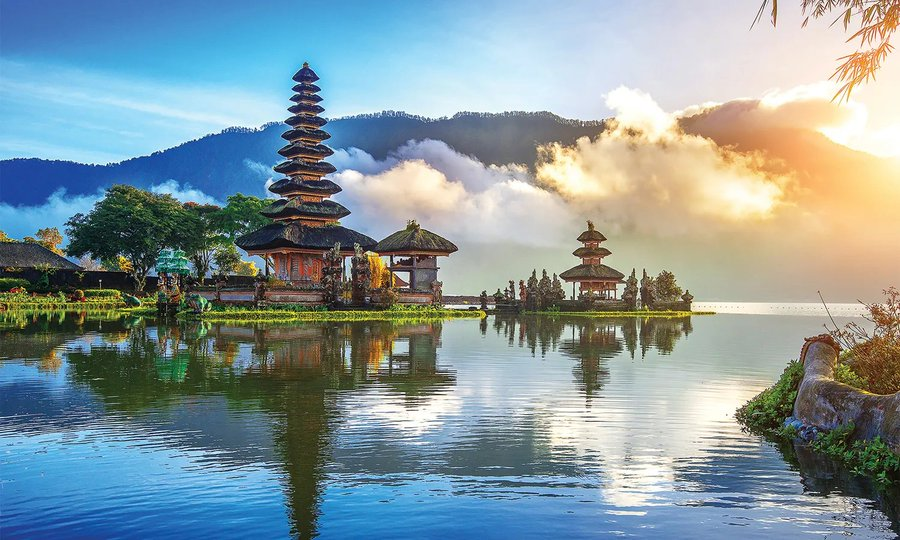 wcjttxzl's tweet photo. Bali weaves emerald rice fields and azure shores into a vivid tapestry. Ancient temples stand by hills and waters, as floral scents and sea breezes drift. Under a crimson sunset, the island glows like a splendid dream. https://t.co/iAemod1oLB