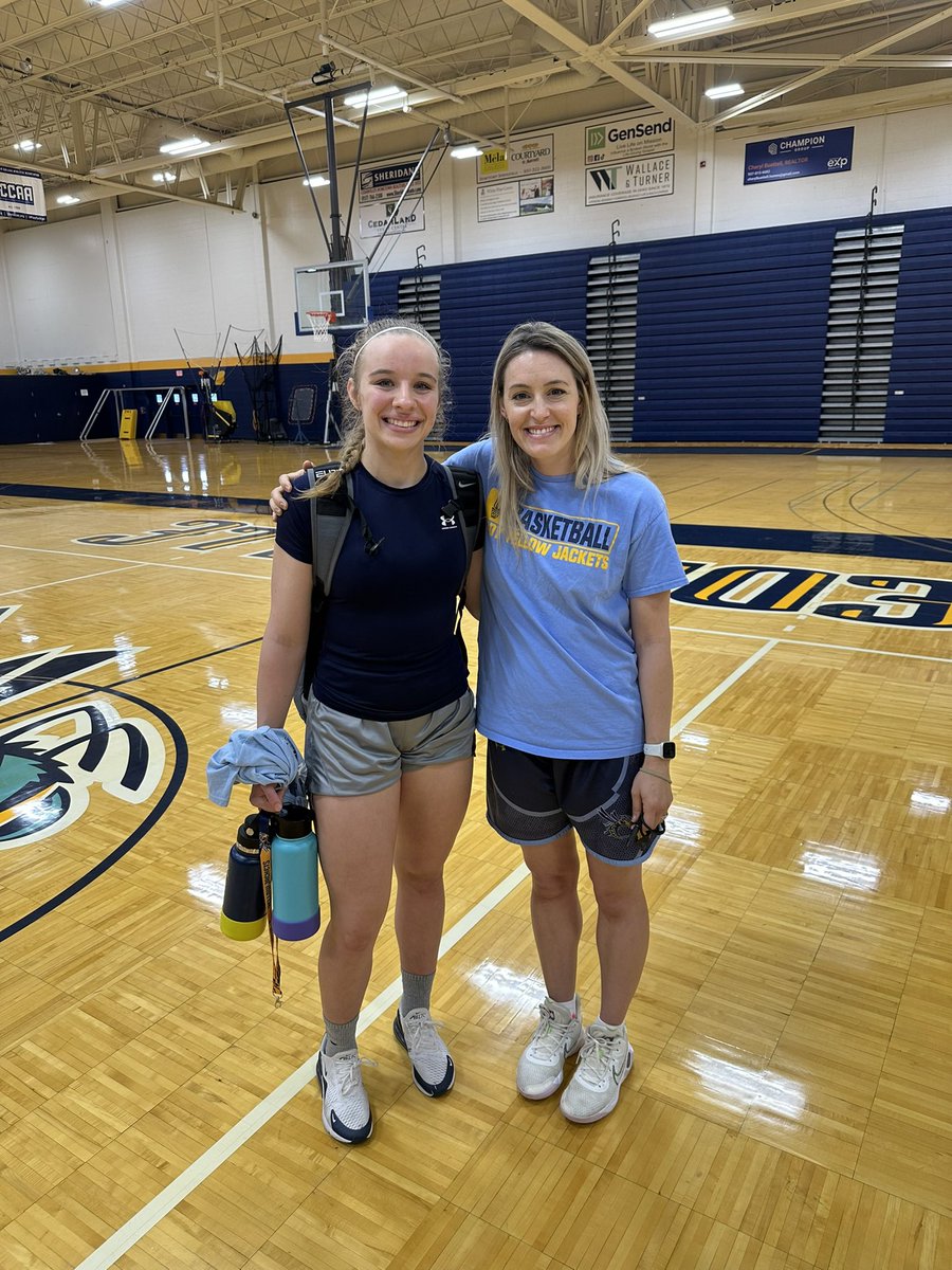 Thank you <a href="/CedarvilleWBB/">Cedarville WBB</a> for a great elite camp!! Loved learning from all of you, and about Cedarville University! Also received the best teammate award! Loved getting to see <a href="/EmNeff4/">Emma Neff</a> too! 
I look forward to staying in touch! 
<a href="/Kevo_da_Vinci/">Coach Kevo</a> <a href="/CoachJSaunders/">Coach Saunders</a> <a href="/Coachamiller1/">Addy Miller</a>