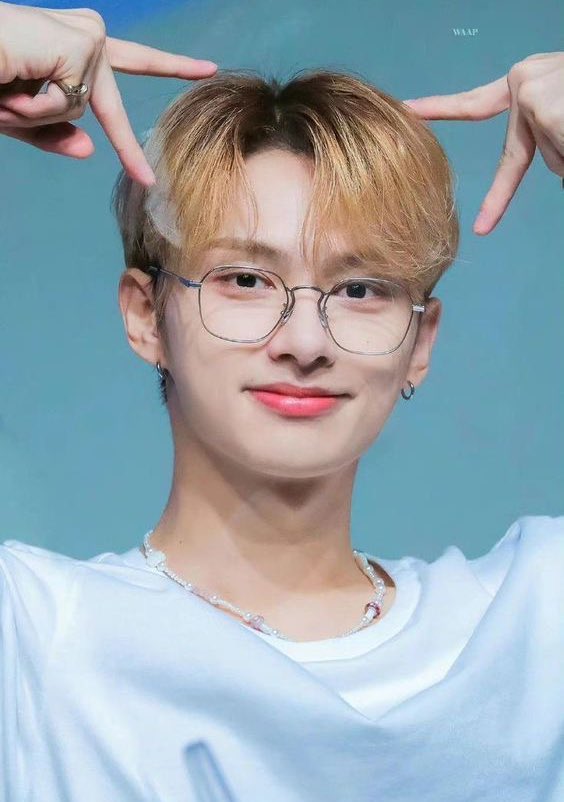“JUN BIRTHDAY GIVEAWAY!🐈”

• 2 winners of 100 pesos gcash 
• 2 winners of 50 pesos gcash
- mbf
- like &amp; rt
-drop your best pic of jun + the tags
- ends tba

JUNHUI BRIGHTEST SHINE OF JUNE
#GeminiStarWenJunhui
#쌍둥이자리_수놓은밤_준휘_생일축하해
<a href="/pledis_17/">세븐틴(SEVENTEEN)</a>