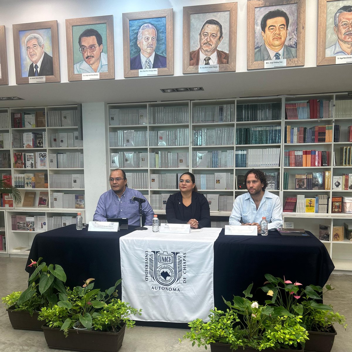 ONUDHmexico's tweet photo. Agradecemos la invitación a participar en el "XX Coloquio en defensa de los derechos humanos" de la Maestría en Defensa de los #DDHH de la Universidad Autónoma de Chiapas. Fue una valiosa oportunidad para conocer los proyectos desarrollados por las y los estudiantes, enfocados en diseñar e implementar estrategias para atender violaciones a los derechos humanos en #Chiapas.