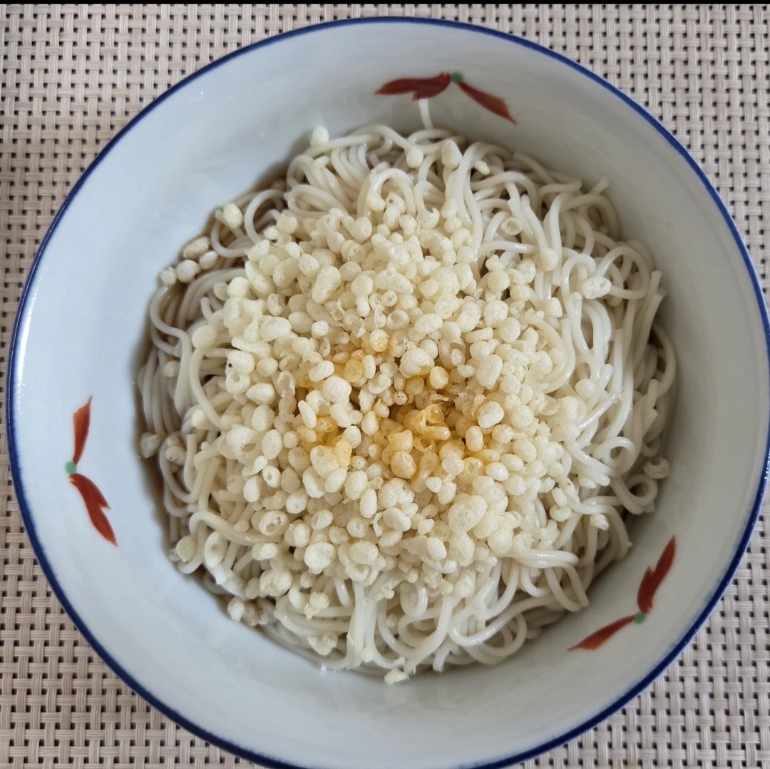 AS1GfK2hd079b3H's tweet photo. 今夜の夜食も「ぶっかけたぬき温麺」
#温麺 #夜食 #日常垢 #麺類
#Unmen #Japanesefood https://t.co/zI8cuYJKVl