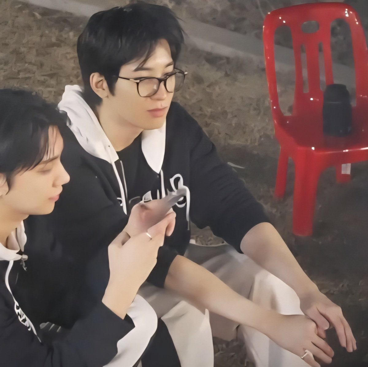 hudcunt's tweet photo. call me a bare minimum enjoyer but wow, he looks so good, so hot, so boyfriendable here?! https://t.co/98OMC6vQkf