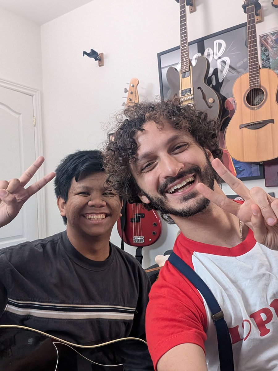 Live now with Keanu from INOHA!! twitch.tv/goodkidband