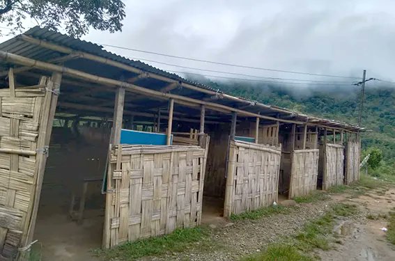 arunachaltimes_'s tweet image. (GSS Leel running from temporary bamboo structure)
#GovernmentSecondarySchool #BambooStructure #Sangram #KurungKumey 
The Arunachal Times - arunachaltimes.in/index.php/2025…