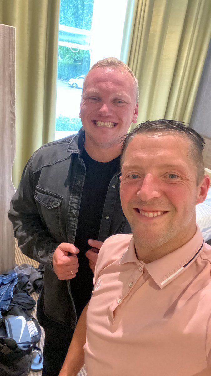 marksamo tweet media