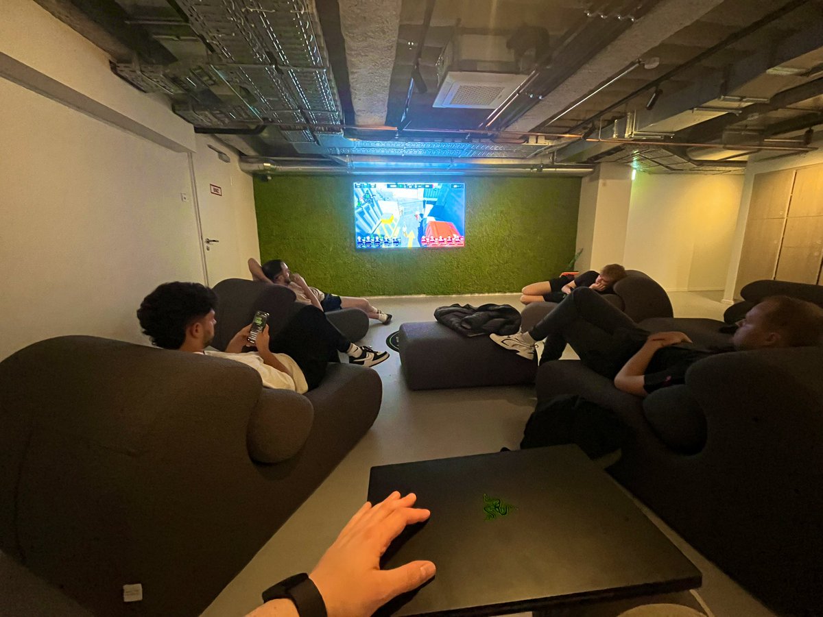 Dennis B. Nielsen (@sycronecs) on Twitter photo That’s a wrap up on the MOUZ bootcamp
Thanks to <a href="/TeamRazer/">Team RΛZΞR</a> for providing us with laptops! That’s a wrap up on the MOUZ bootcamp
Thanks to <a href="/TeamRazer/">Team RΛZΞR</a> for providing us with laptops!