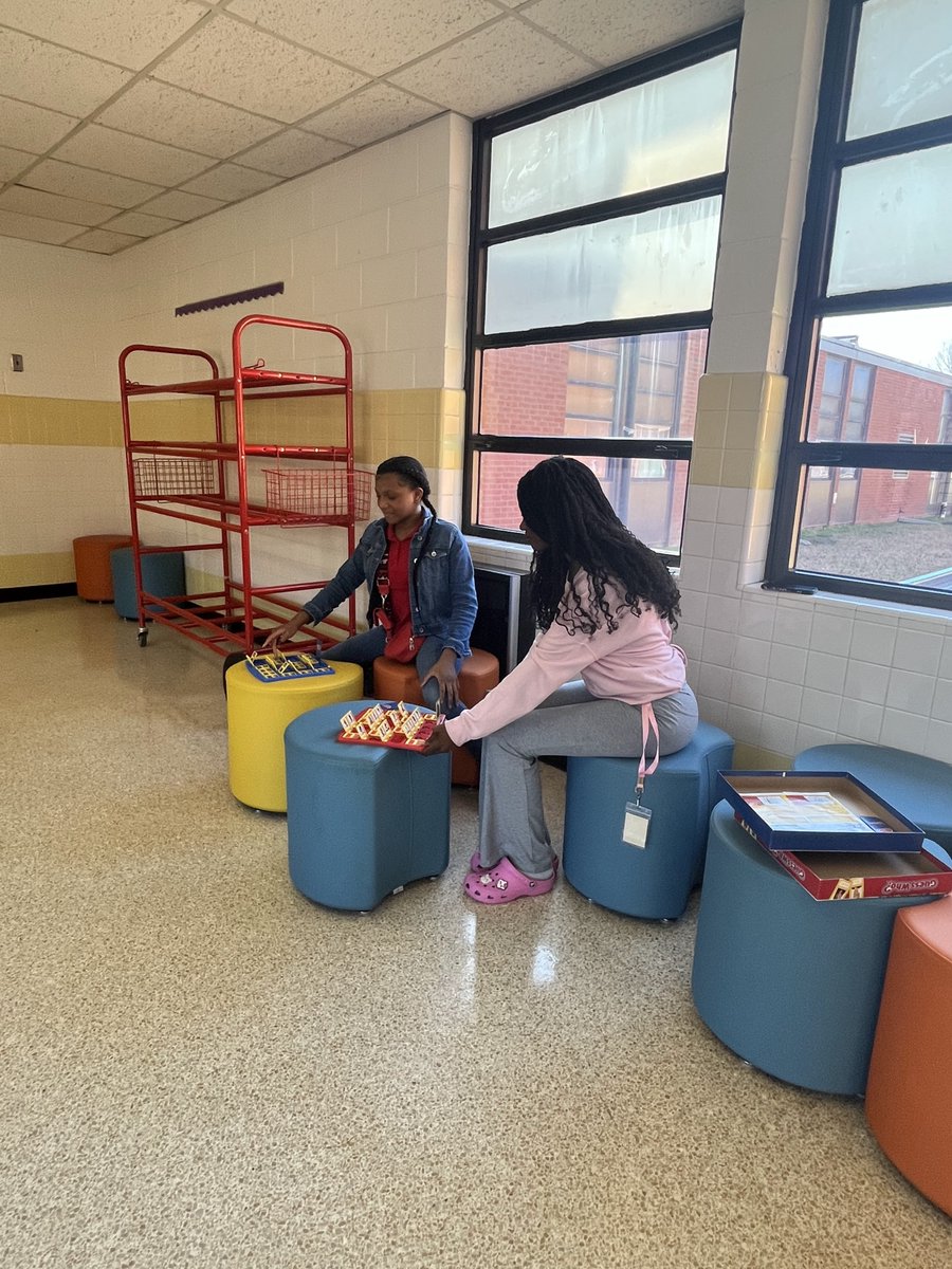 🤝 Green Run HS + White Oaks ES = Model partnership!
Their work builds mentorship, leadership &amp; connection—and it's being recognized in a big way.
📖 Read the story in The Core: vbcpsblogs.com/core/green-run…