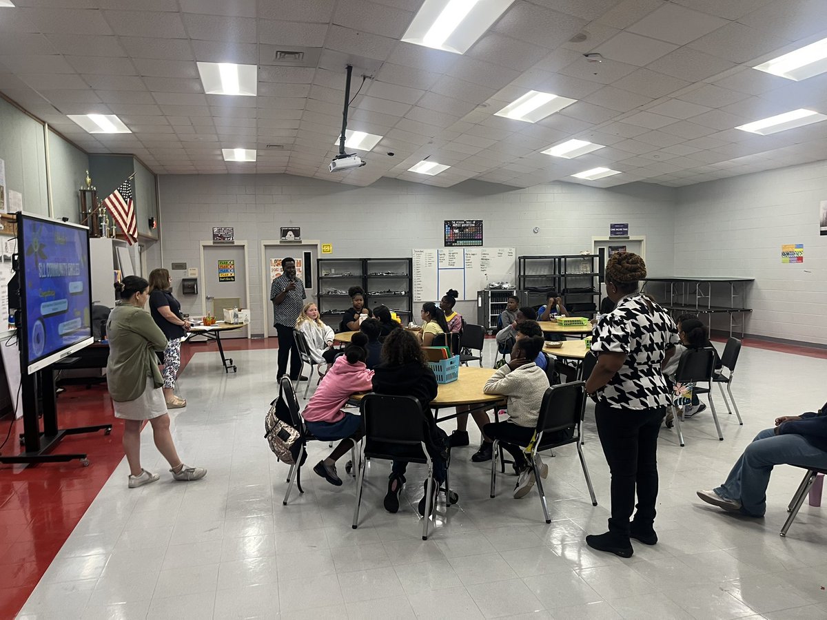 Dr. Shannon Makowski (@ap_makowski) on Twitter photo Woo hoo! One of my favorite days is here! First day of Jump Start to Middle School & our FOURTH year of the program. So excited to see this group thrive as we get them ready for 6th grade 🙌🏼 <a href="/LWMSWarriors/">Lake Worth Community Middle School</a> <a href="/CaelethiaTaylor/">Caelethia Taylor</a> <a href="/kgwhetsell/">KW</a> <a href="/AdrienneHowar11/">Adrienne Howard</a> Woo hoo! One of my favorite days is here! First day of Jump Start to Middle School & our FOURTH year of the program. So excited to see this group thrive as we get them ready for 6th grade 🙌🏼 <a href="/LWMSWarriors/">Lake Worth Community Middle School</a> <a href="/CaelethiaTaylor/">Caelethia Taylor</a> <a href="/kgwhetsell/">KW</a> <a href="/AdrienneHowar11/">Adrienne Howard</a>