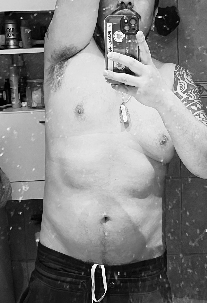 JustNotAnother1's tweet image. Gordito pero tengo lo mio… @chilenaked Acá disponible para venta de contenido, videollamadas 🔥 #chile #bisex #straight #gay