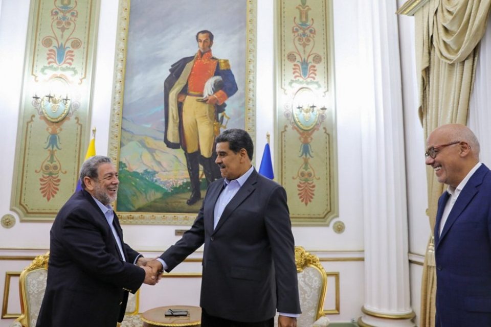 Gonsalves pide a Venezuela y Trinidad y Tobago una tregua y no escalar tensiones #TalCual #ClaroyRaspao

Web: talcualdigital.com/gonsalves-pide…