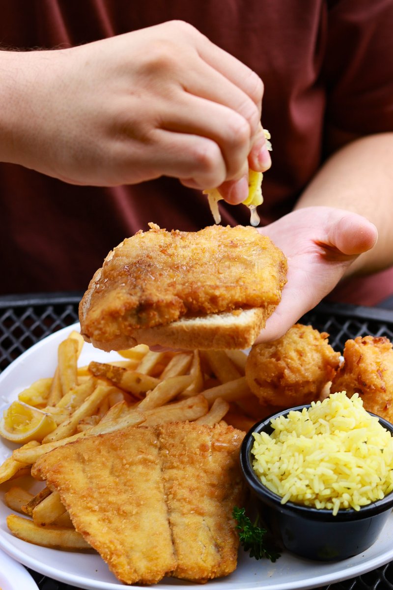 SeaIslandShrimp's tweet image. Little-known fact: You can order a slice of bread with your meal at Sea Island! 🍞🦐
Perfect for fish sandwiches, dipping, or just keeping it classic.
#SeaIslandShrimpHouse #SanAntonioEats #BreadHack