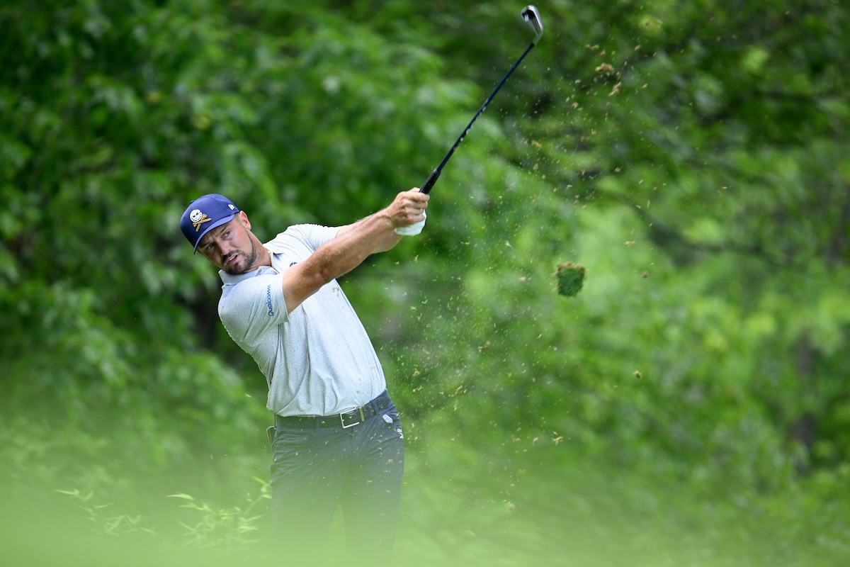 Bryson DeChambeau has been struggling with his irons of late.

So Bryson DeChambeau did what Bryson DeChambeau does...

FULL STORY: todays-golfer.com/news-and-event…