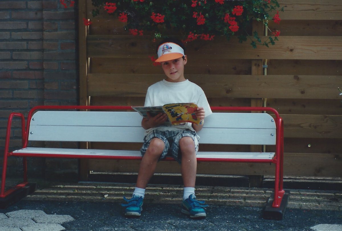Happy birthday Donald! 91 years already! Wow 🥳 
The last photo/slide shows me at a very young age reading the weekly Donald Duck Comic in Duck. This must have been around 1988 or something