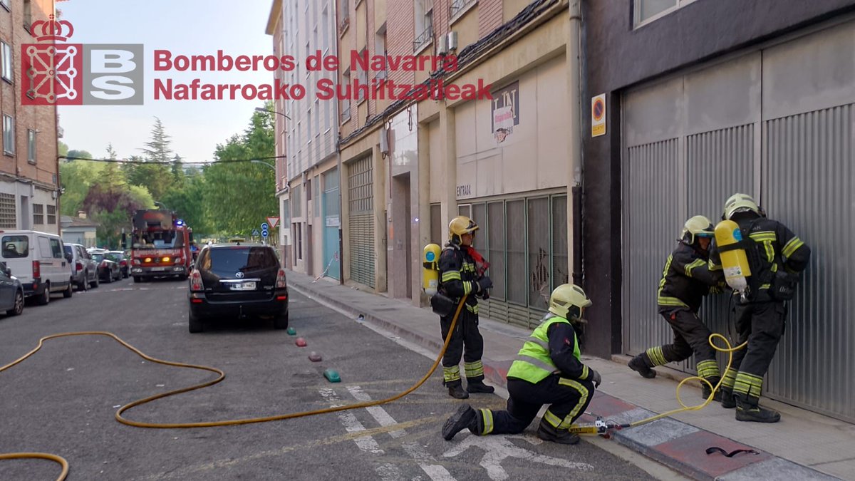 Intervenimos la tarde del #lunes en #Burlada para extinguir un incendio en una bajera

Extinguimos y ventilamos. Solo daños materiales

#ParqueTrinitarios
#J21
#PolicíaLocal