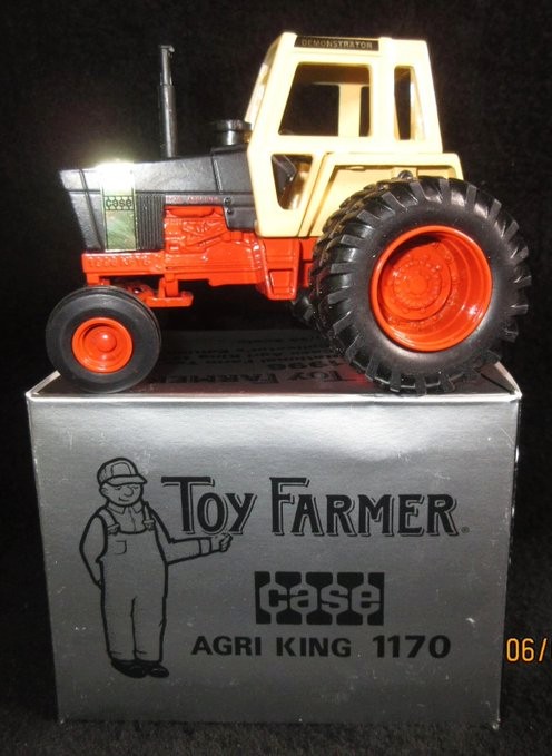 rusticrelics04's tweet photo. Ertl 1996 National Farm Toy Show CASE Agri King 1170 Diesel Toy Tractor 1/43 https://t.co/hcVCQRkA8v #eBay via @eBay #Agriculture #farmer #farming #farmlife #tractor #Vintagetoys #toycollector #hobbyfarm #toys #agri #homesteader #rancher #ranchman #subsistencefarmer #CASE https://t.co/HeE78Kfx9q