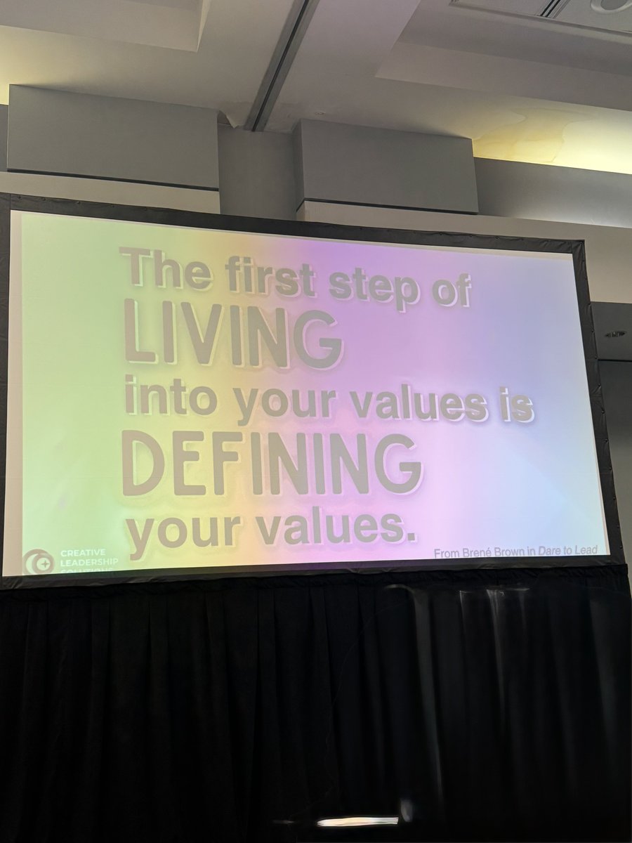 geohisteach4319's tweet image. A GREAT kickoff to the annual #classconv25 in Mobile, AL! #aspiringservantleader #learningleading