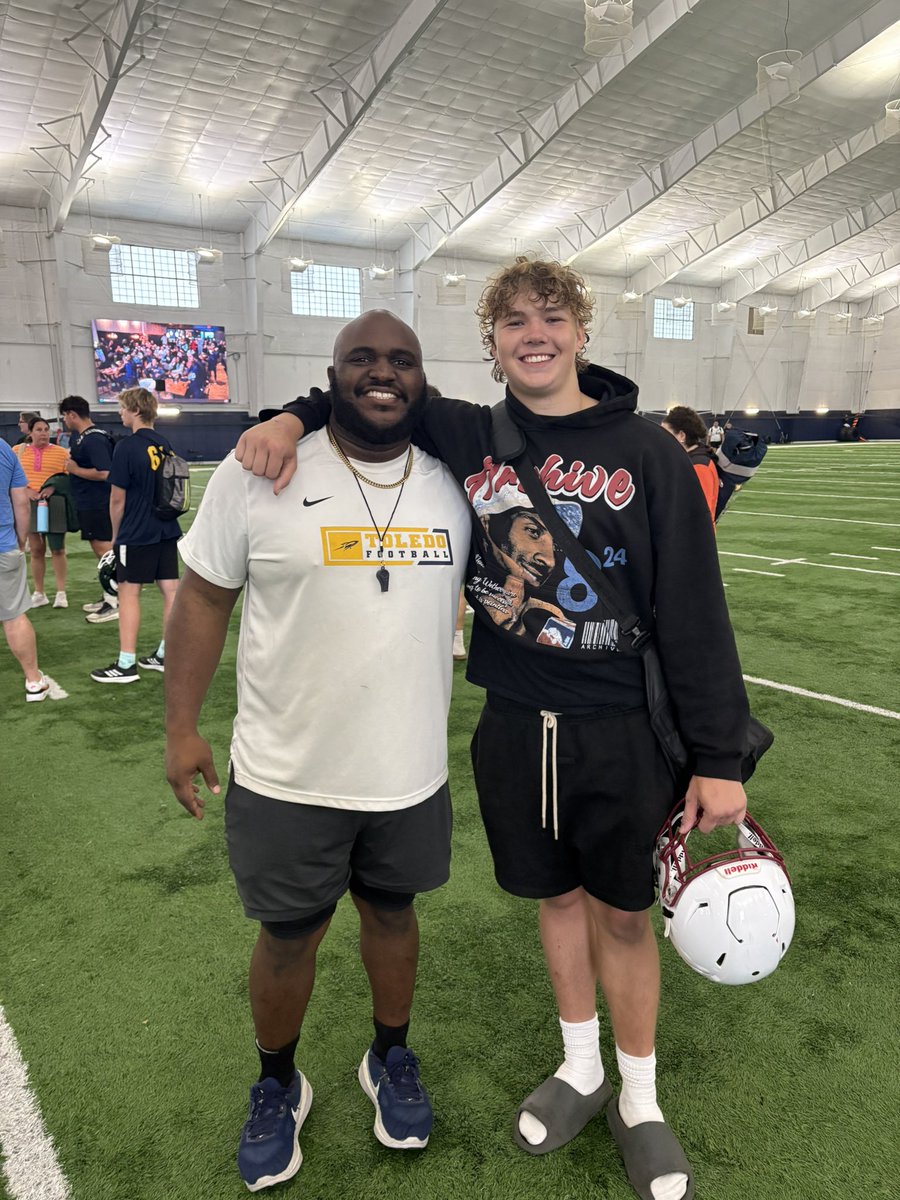 mattiaskass's tweet image. Competed at the Toledo camp on Sunday. Thank you @Jamahl_Johnson for the invite!
@STABFootball @GridironImports @CoachKBadke @brtrtwn @hopo125