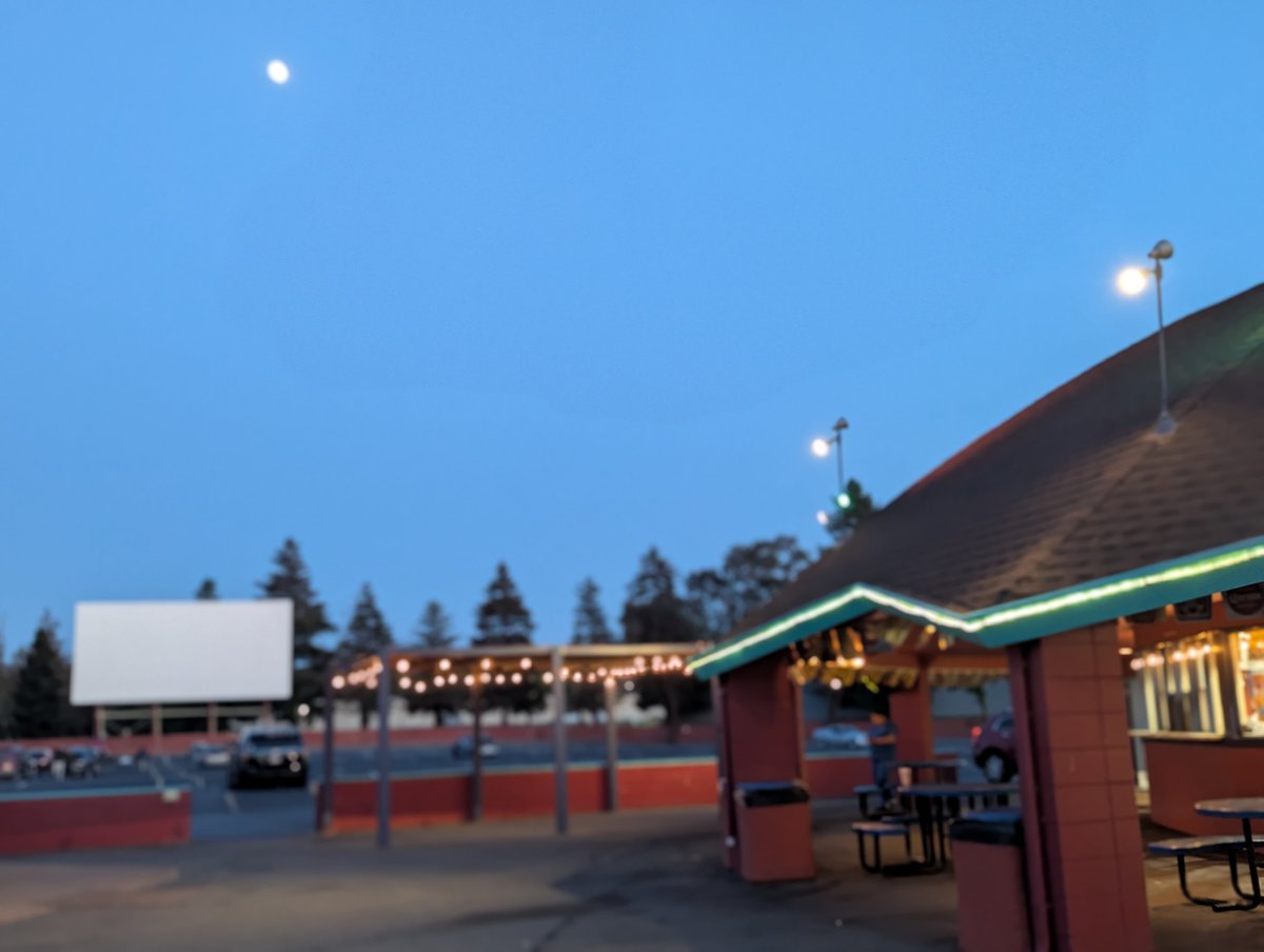 loopy_girl's tweet image. This place brings back so many good memories.  The snack bar has been upgraded (+taco truck), but otherwise it's identical from the 70s 
#driveinn #BallerinaMovie    #westwind