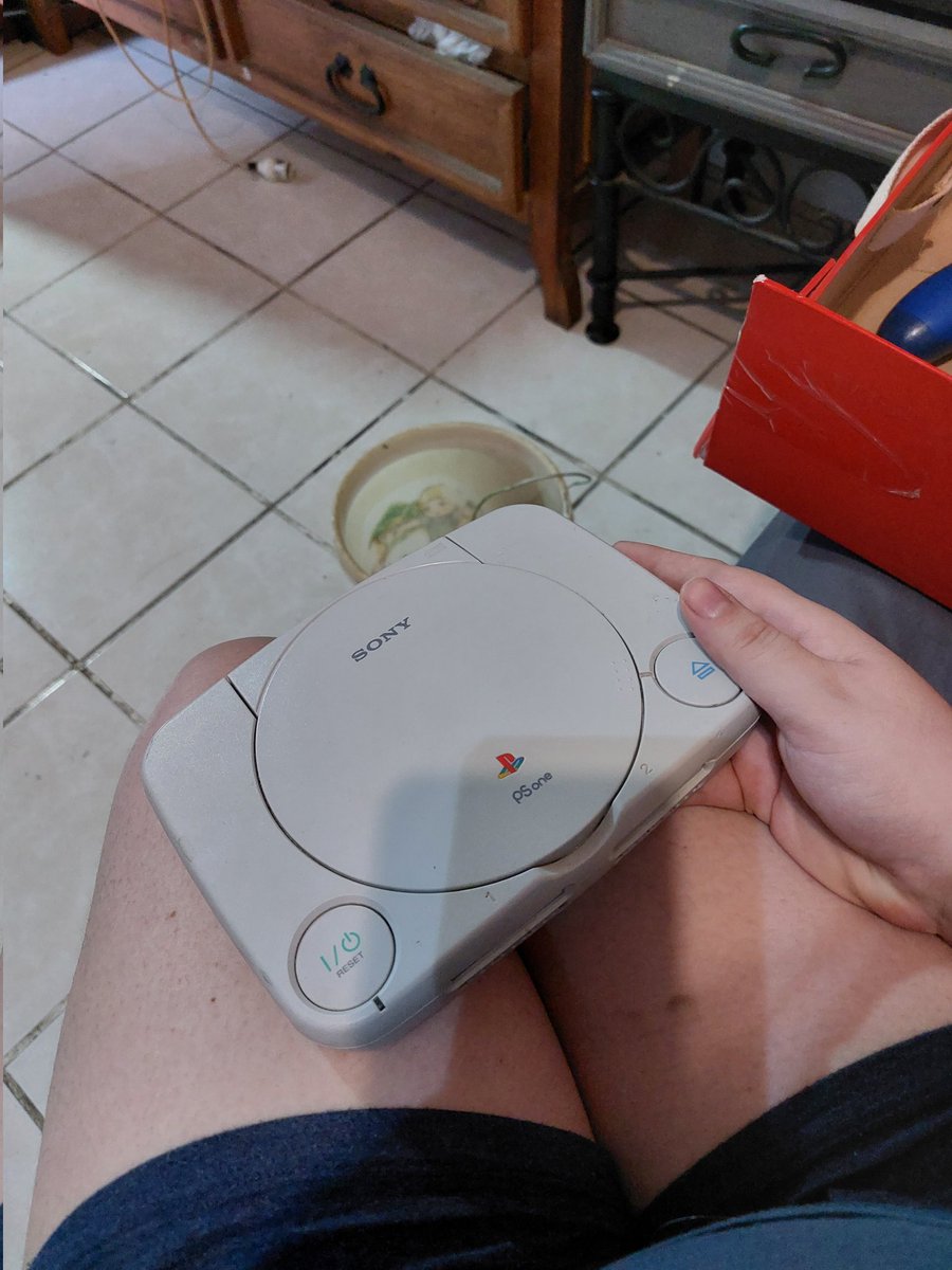 Una de las cosas que más me daba pereza acomodar en la nueva oficina son....los cables!