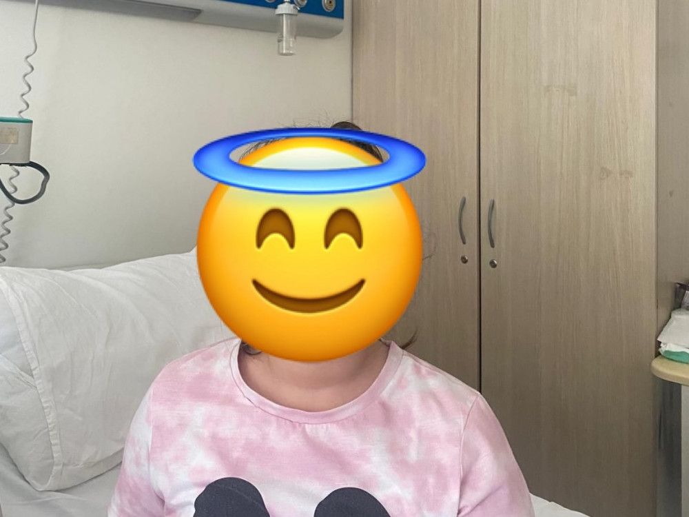 Ece bize büyüyünce sınıf öğretmeni olmak istediğini ve okulu çok sevdiğini söyledi. Ziyaretimizin sonuna doğru prensesimizin dileğinin “Magic Mixies Sihirli Mor Kazan” olduğunu öğrendik. Siz de miniğimizin dileğini gerçekleştirmek ister misiniz? 
leyladansonra.com/pamukkale/emin…