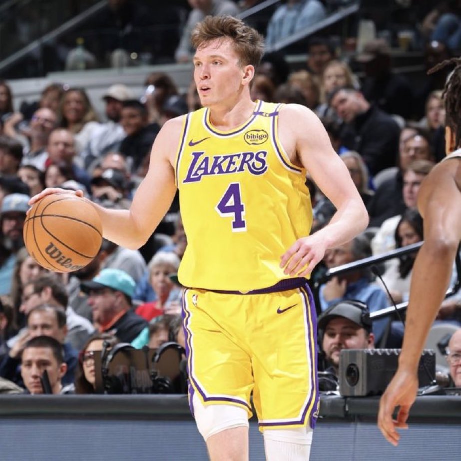 Lakers Lead tweet media