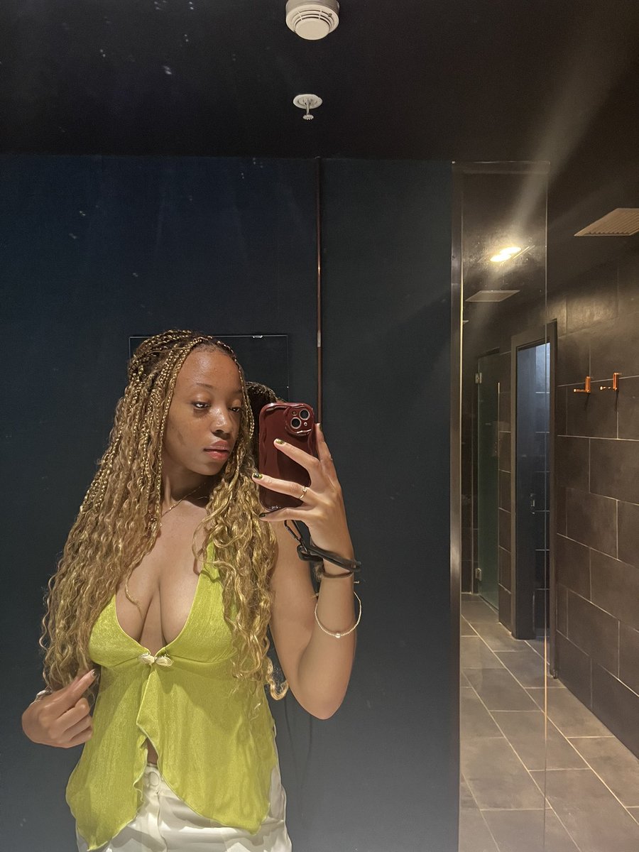 RER B HATE ACC 🤮 tweet media