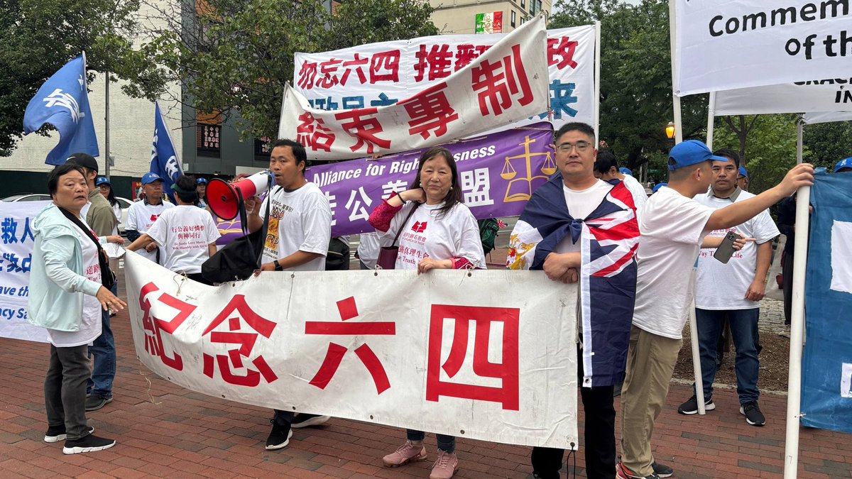 最近一些搞了10多年的资深海外民运人士在我面前哀声叹气，并和我一些丧气话。不知道他们是出于什么目的。但我想说的是，人来到世界不只有赚钱，人活着有更高的精神追求。我曾在国内被国保逮捕审训的时候，他们说我是个理想主义者。这一点我是认同的。可能天生我就是一个异类，注意要走一条荆棘之路。