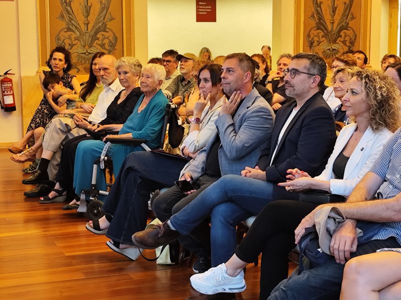 GabrielFerDiaz's tweet photo. 🎭 Celebrem els 100 anys de l'actriu sabadellenca #TeresaCunillé al foyer del Principal. Un acte preciós d'homenatge amb els seus companys de professió en què hem repassat la llarga trajectòria d'una intèrpret enorme. I com defensa el bon ús del #català!  🥰👏

🟨 #AmbSabadell https://t.co/ZCuc8WR4xn