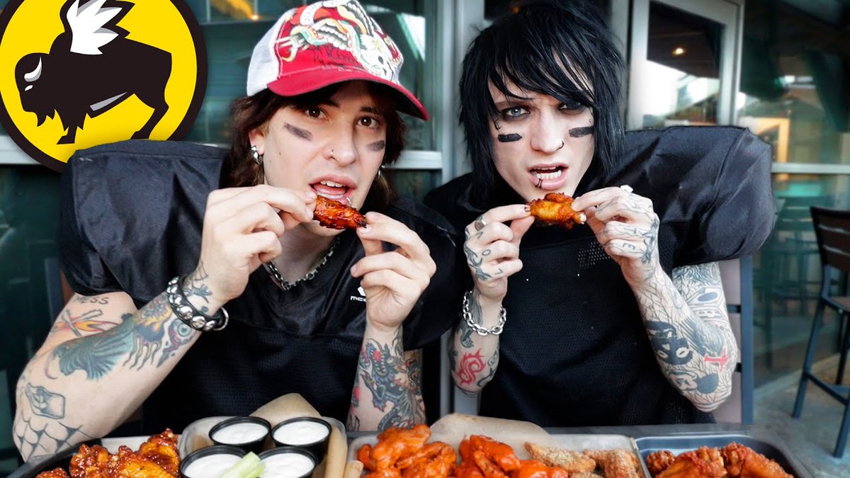 We Ate the Hottest Wings
youtube.com/watch?v=bFZ0i0…