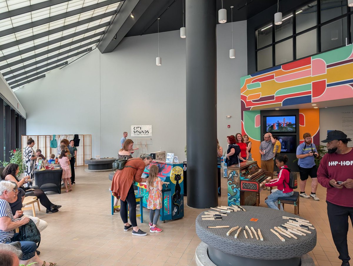 Mainframe Studios in #downtownDSM celebrated First Friday with many incredible nonprofits, including City Sounds! As part of the Public Piano Project, these colorful pianos will be placed throughout Greater Des Moines starting Tuesday, June 10. Learn more: ow.ly/hCc250W6EIe