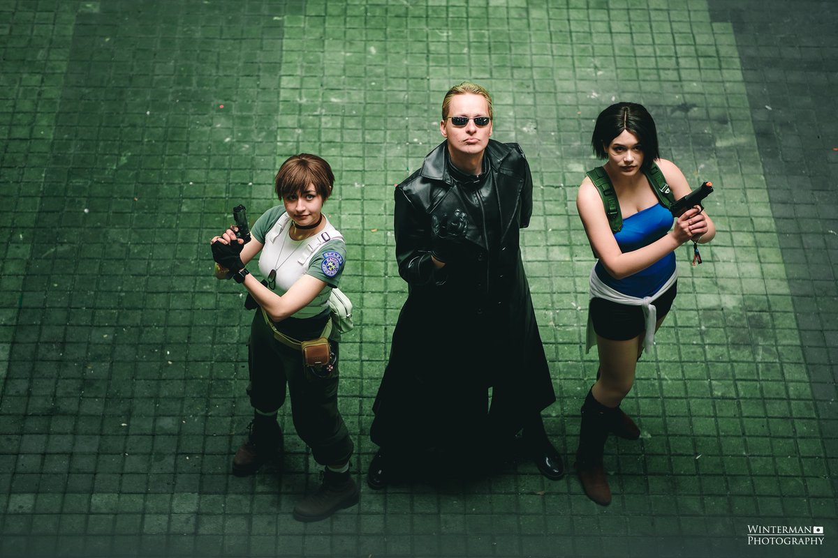 I loveddd cosplaying re3 og jill soo much!!!

#re3 #jillvalentine #jillcosplay #jillvalentin3cosplay #residentevilcosplay
#cosplay 

Rebecca : <a href="/MimiDoesCosplay/">Mimi ✨</a> 
Wesker : lostinnightmares