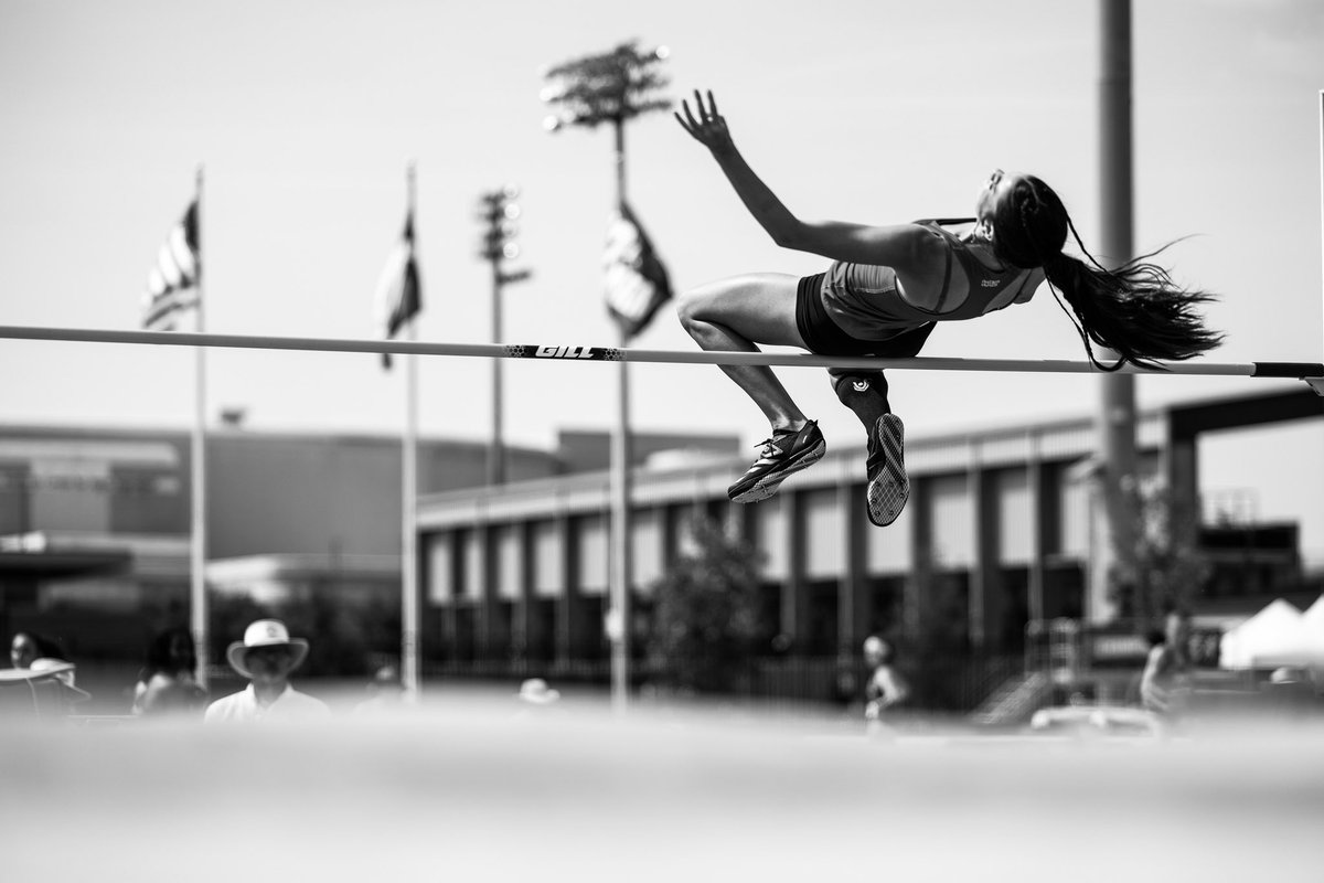 Happy #MonochromeMonday featuring scenes from the NCAA DI West Prelims 🤩

#TBirdNation ⚡️ #RaiseTheHammer