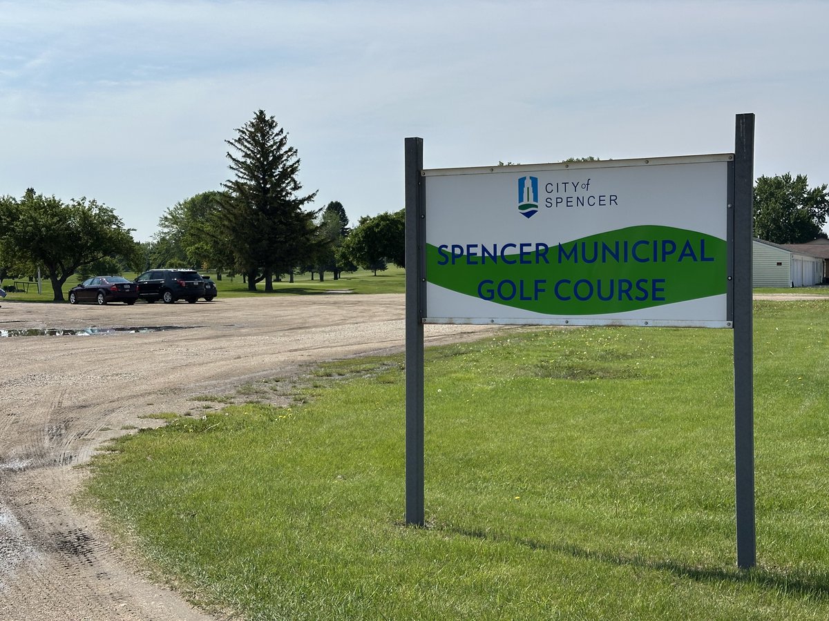 GcsaIowa's tweet image. On day one of our northwest Iowa tour, we visited Spencer Muni and Brooks National in Okoboji. It was great talking with Brian and Brett and learning from their years of experience at their courses.