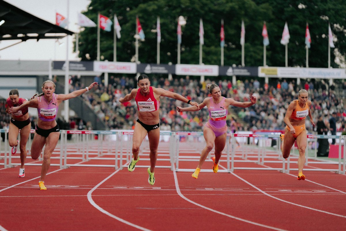 FBK Games (@fbkgameshengelo) on Twitter photo Nothing hits like a home victory! 🧡
<a href="/NadineVisser_/">Nadine Visser</a> 🇳🇱 runs a season best of 12.59 to delight the Hengelo crowd with a 100m hurdles win.
#FBKGames #ContinentalTourGold Nothing hits like a home victory! 🧡
<a href="/NadineVisser_/">Nadine Visser</a> 🇳🇱 runs a season best of 12.59 to delight the Hengelo crowd with a 100m hurdles win.
#FBKGames #ContinentalTourGold