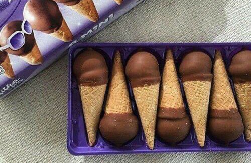 Makan coklat tuh emg bikin mood jd happy, apalg bentuknya yg lucu lucu kya gini😖😍