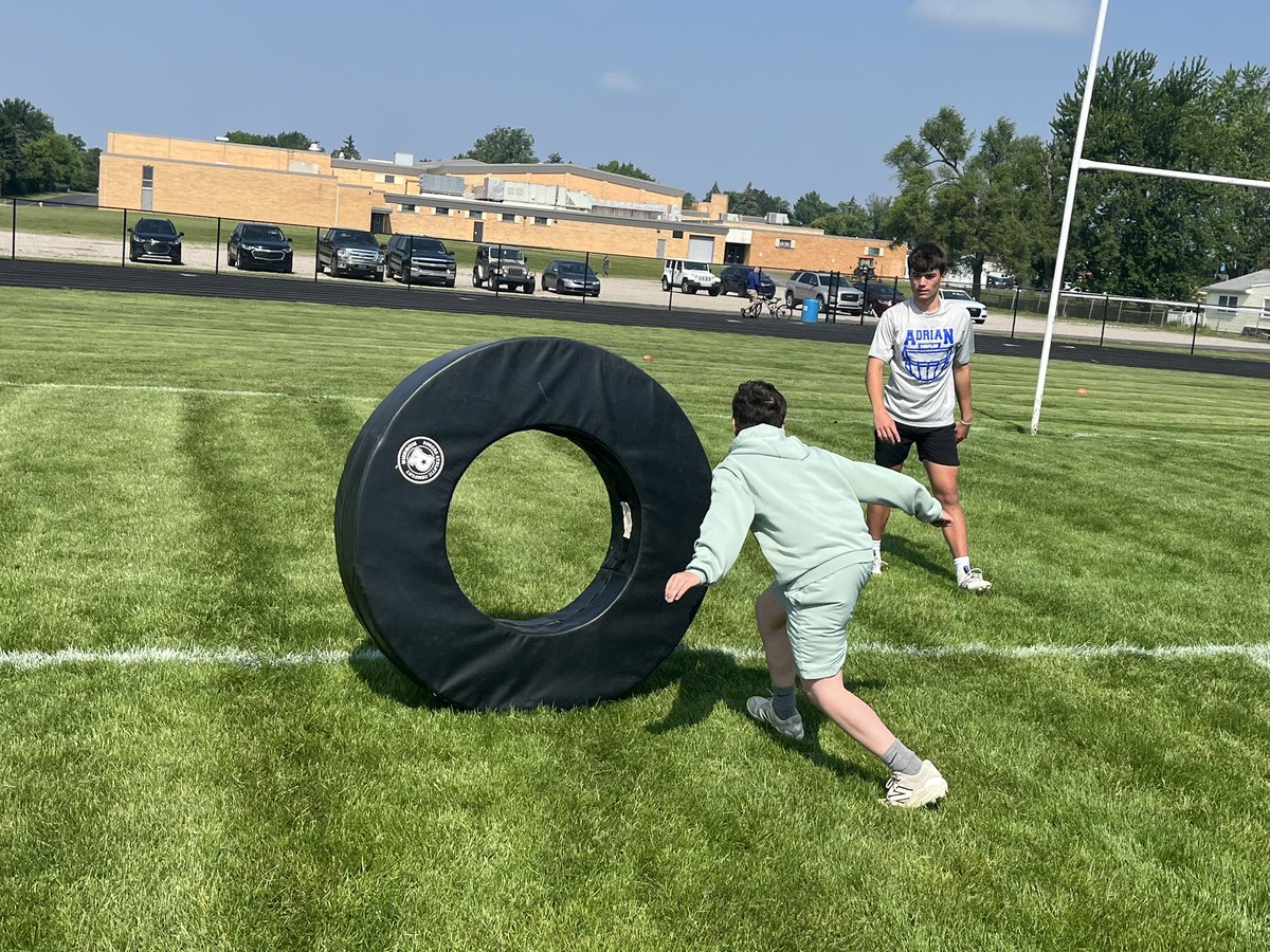 joel12p's tweet image. Great first day of Youth Camp!
#TDC