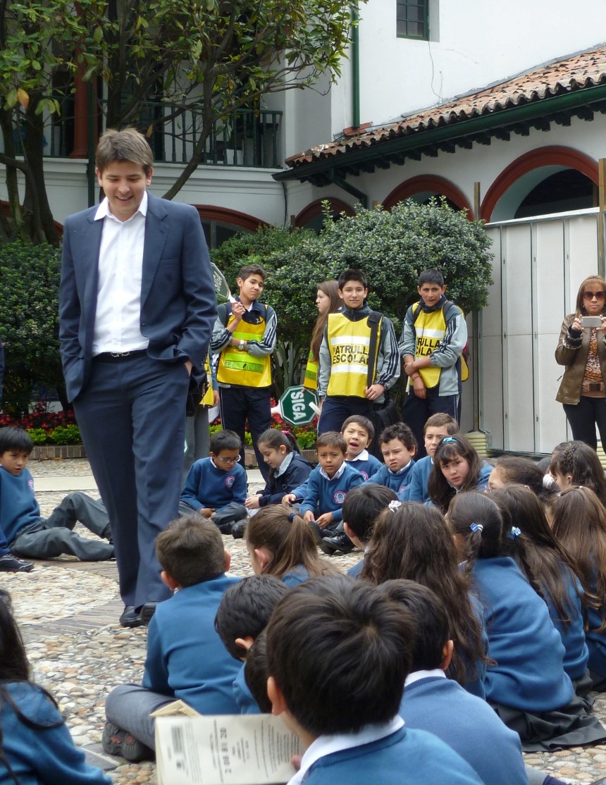 ConcejoDeBogota's tweet photo. #TuCiudadTuConcejo I Con estas fotos recordamos el paso de @MiguelUribeT por el Cabildo. Concejal entre 2012-2015, se destacó por su liderazgo y gestión.

Hoy, nos unimos en rechazo a la violencia y anhelamos la pronta recuperación de un gran ser humano y político. #FuerzaMiguel https://t.co/JTFGnULcUE